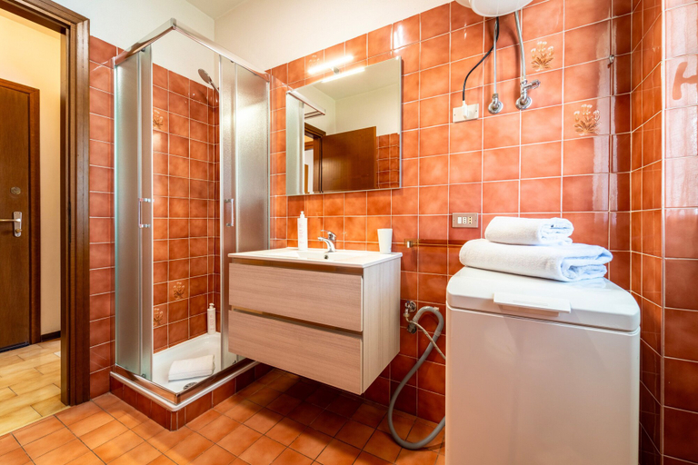 Bathroom 3, Primula Apartment by Wonderful Italy, Como