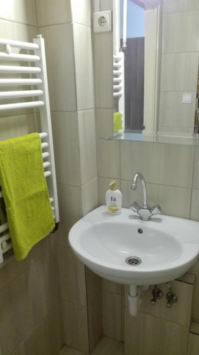 Bathroom 3, West City Apartments, Budapesti