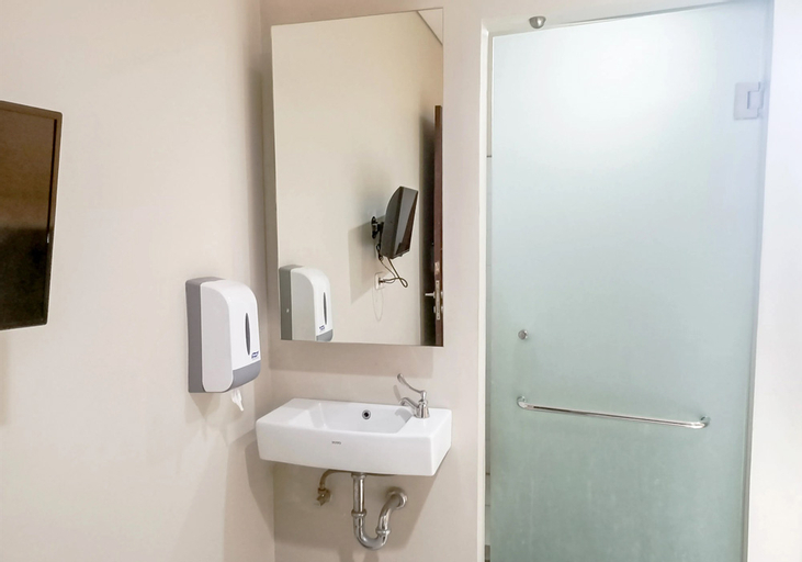 Bathroom 7