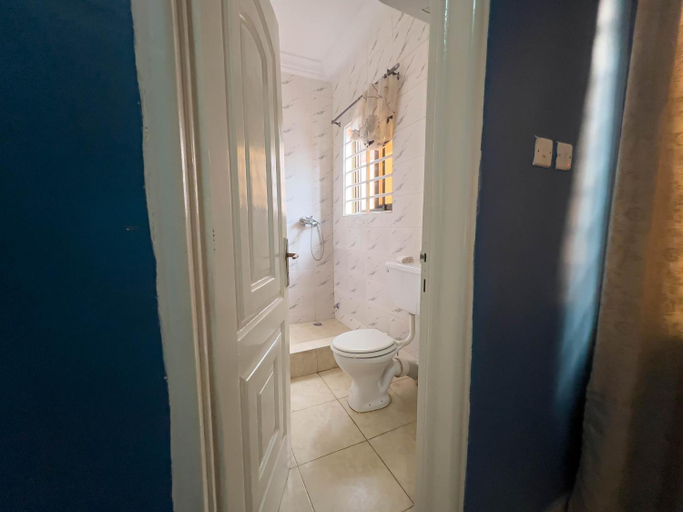 Others 5, T’s place, Tema