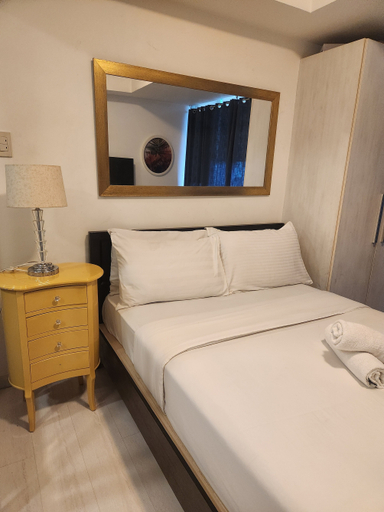 Azure Staycation by AMRS Near Airport, Bocaue