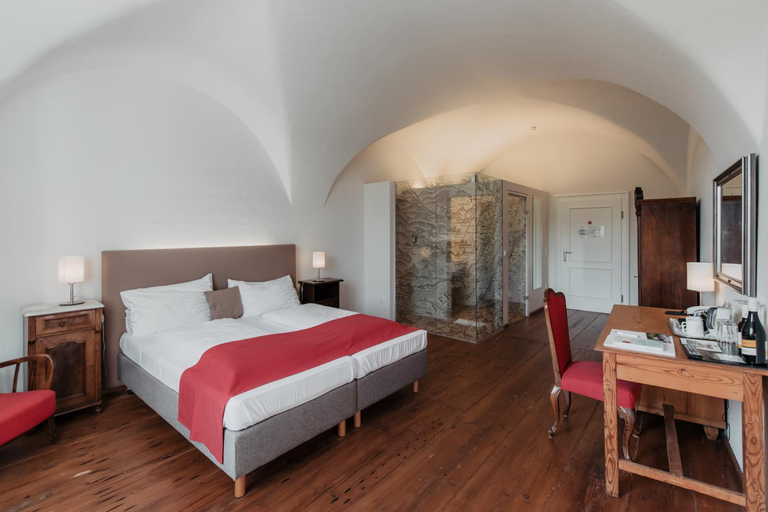 Bedroom 2, Freigut Thallern, Mödling