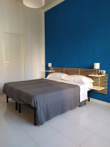 Others 2, NICE STAY, Napoli