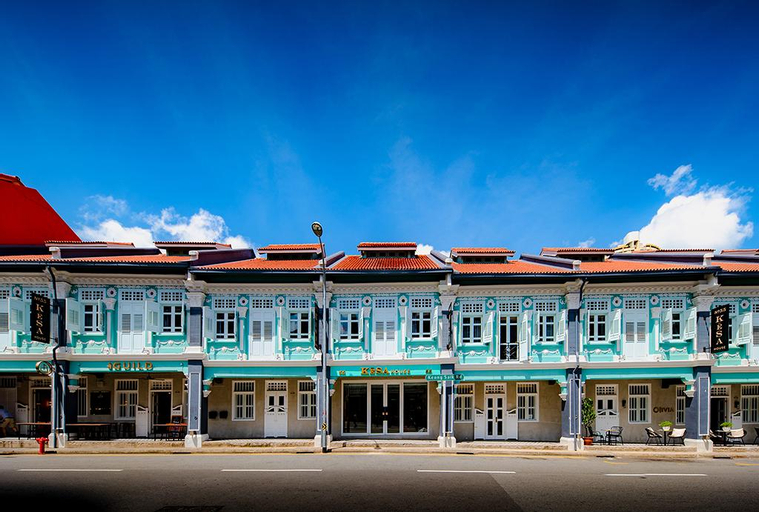 Exterior 8