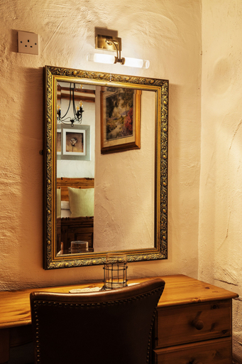 Bathroom, Tudor Lodge