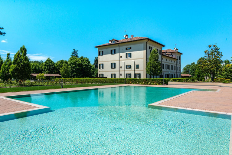 Swimming Pool 8