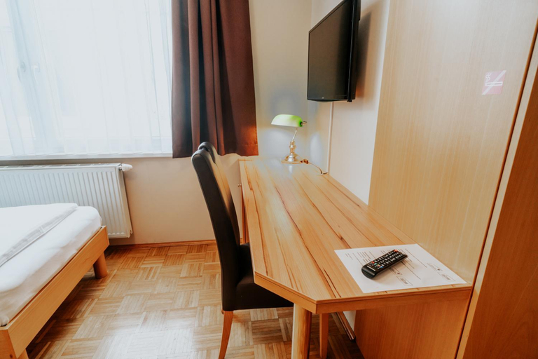 Bedroom 3, Hotel am Kapuzinerplatz, Murtal