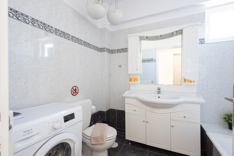 Others 5, Renovated 3 bedroom apt with Acropolis View, Attica