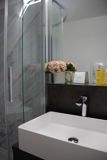 Bathroom 4, Hotel Das Kleine Ritz, Rems-Murr-Kreis
