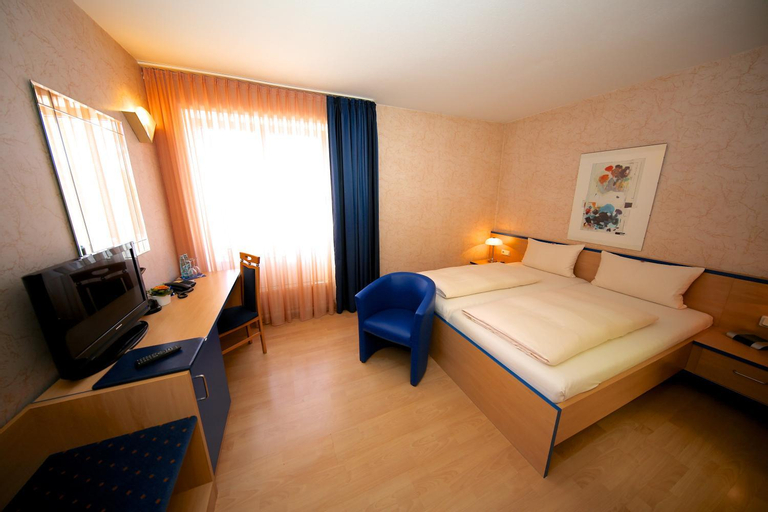Bedroom 2, Hotel Chassalla, Kassel