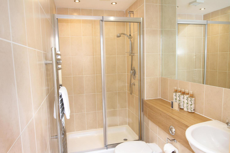 Bathroom 5, Esplanade Hotel, Cornwall
