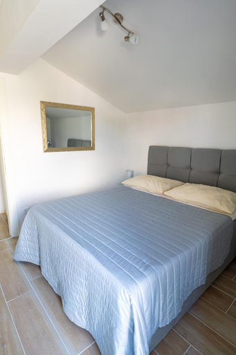 Others 5, Oasis apartment 300 meters from the beach - by TA Leut Agency, Privlaka