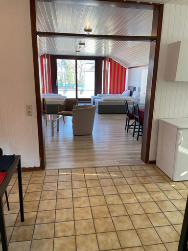 Others 4, Hotel Hages, Lippe