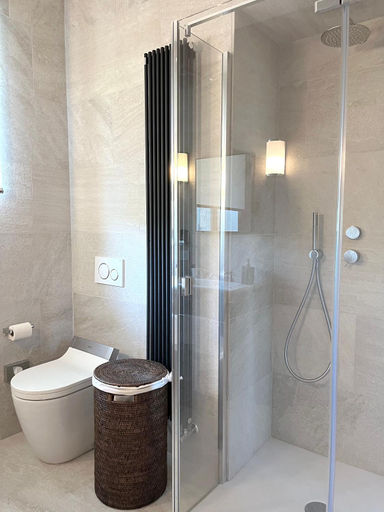 Bathroom 2, The Iconic Lodge, Como