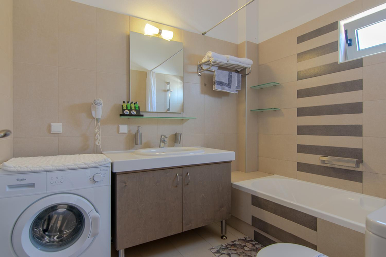 Bathroom, Yanni's villas, Crete