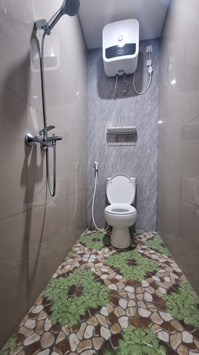 Bathroom 5, Villa Almahyra Batu, Malang