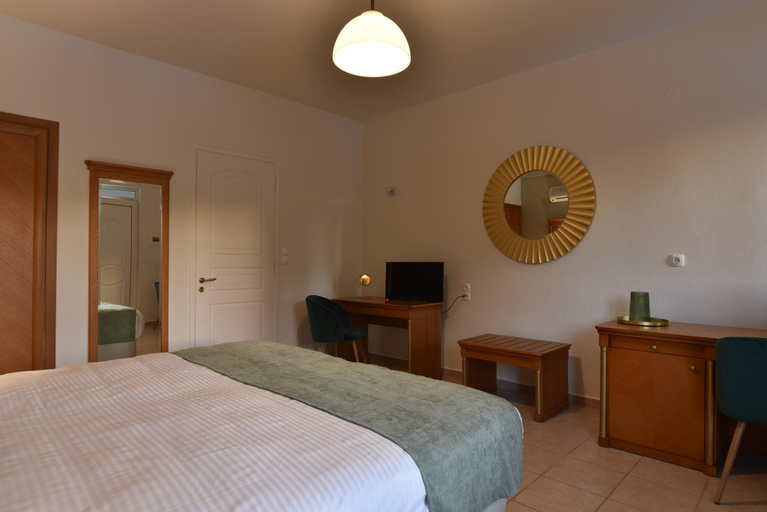 Bedroom 2, Okeanis II, Crete