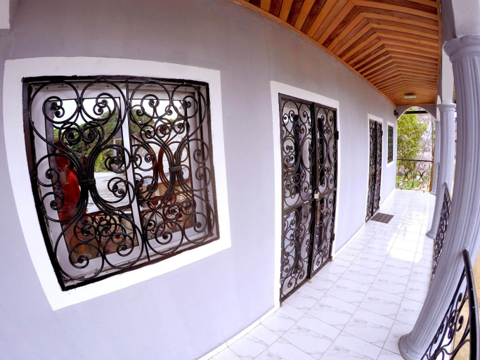 Others 5, TrierHouse, Wouri