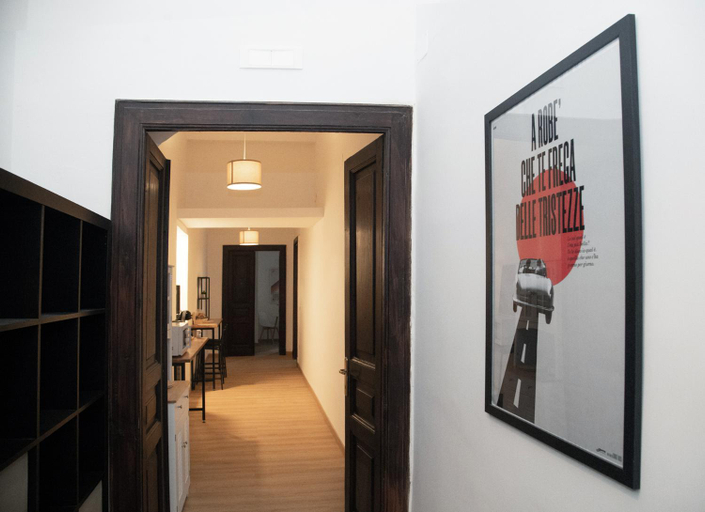 Public Area, B&B 4CELLA, Napoli