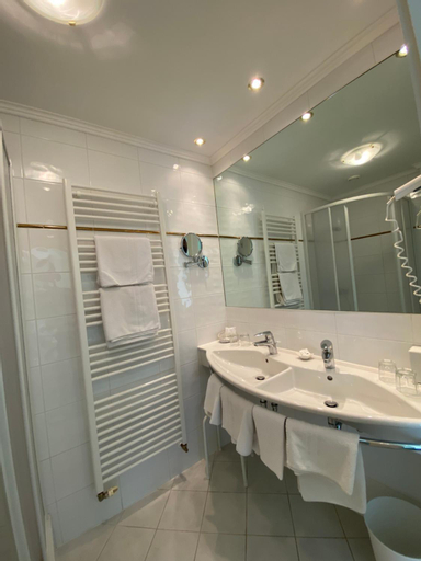 Bathroom 6
