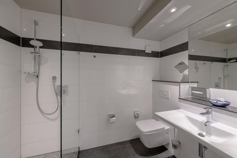 Bathroom 3, Panorama Hotel Schweinfurt, Schweinfurt