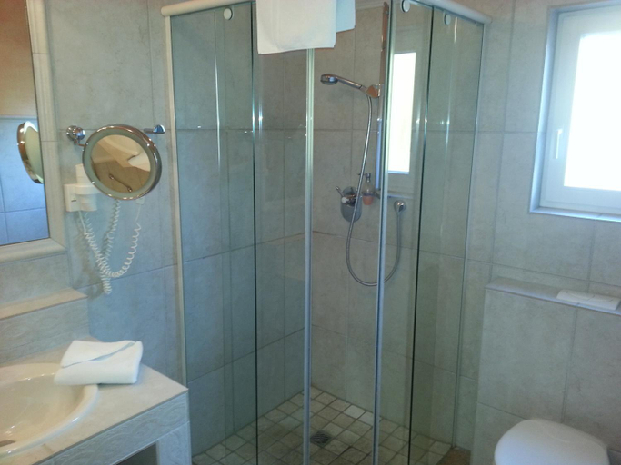 Bathroom 3, Hotel Alte Straßenmeisterei, Ostholstein