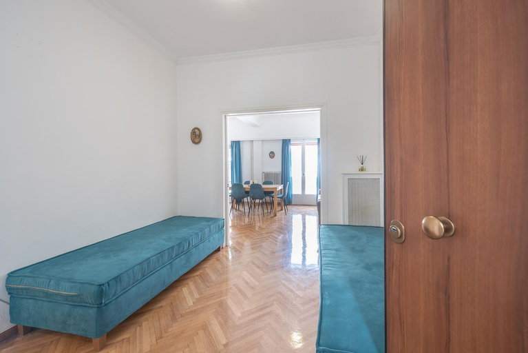 Bedroom 1, Victoria Sun Apartments, Attica