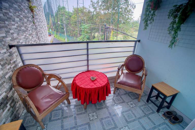 Exterior & Views 18