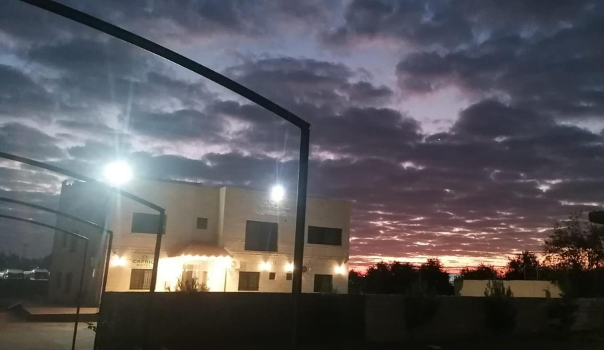 Exterior & Views, Caprios motel, Jizeh