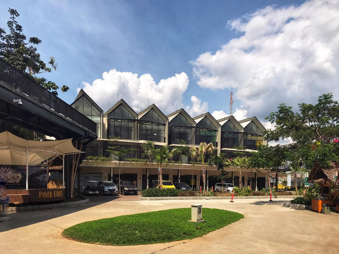 Exterior & Views 3, Infinity Pool View Studio Apartmen at Royal Sentul Park Bogor, Bogor