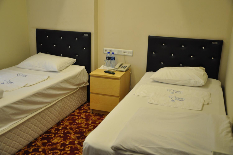 Bedroom 3, Şakran Otel, Aliağa