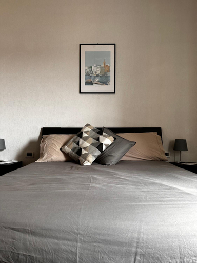 Bedroom 2, Mare e Monti, Genova