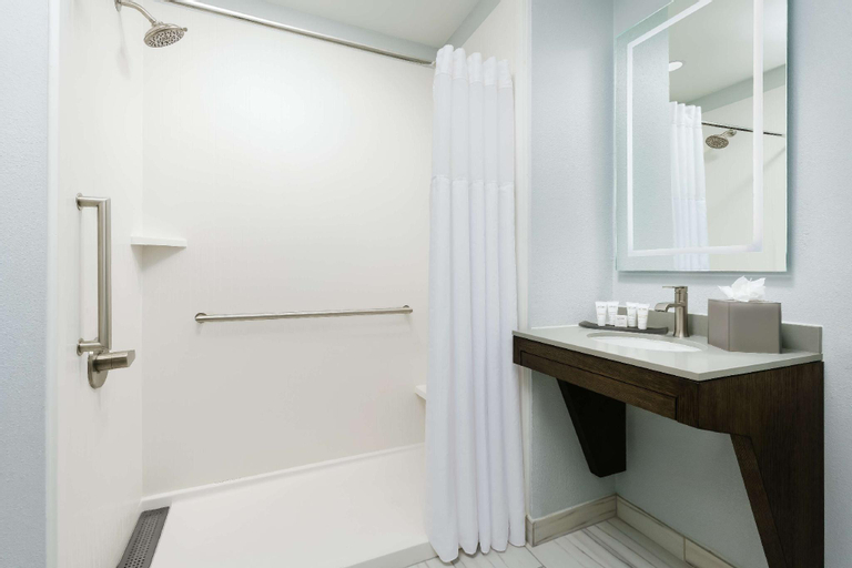 Bathroom 19