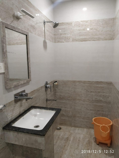 Bathroom 4, Shri Sai Hotel, Azamgarh
