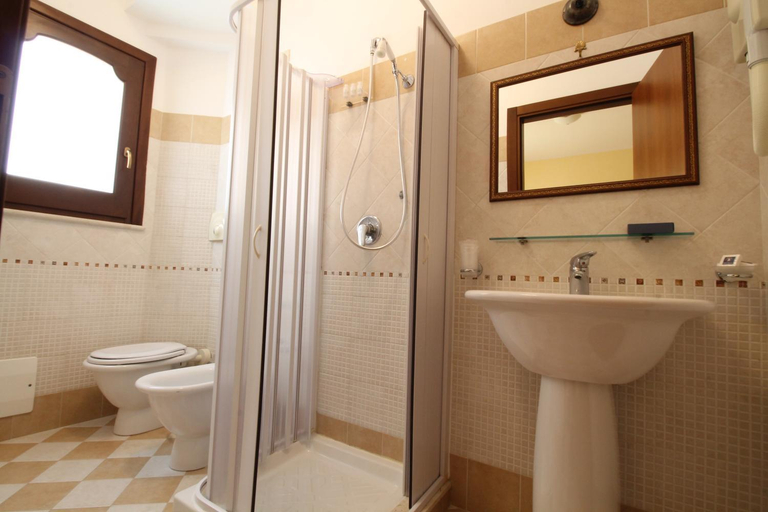 Bathroom 4, Zingaro Hotel, Trapani