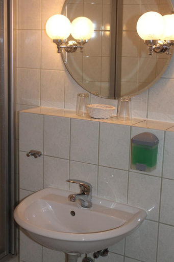 Bathroom 3, Ammerscher Bahnhof, Unstrut-Hainich-Kreis