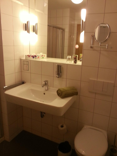 Bathroom 5, Hotel Quellenhof, Salzgitter