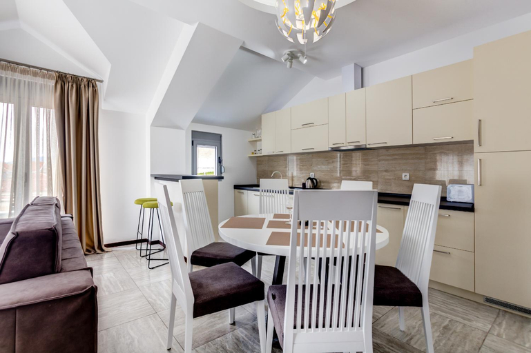 Others 3, Riva Residence
