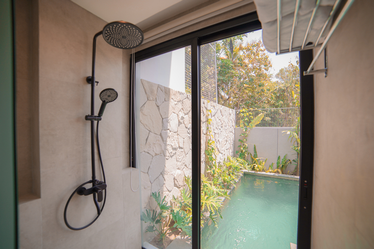 Bathroom 4