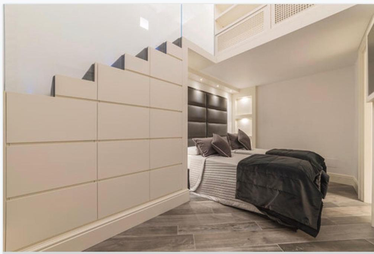 Reale Luxury Home, Rome