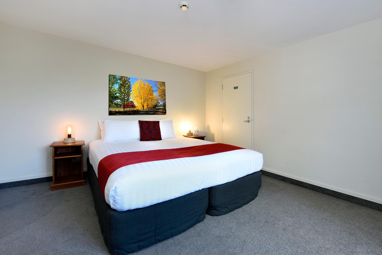 Bedroom 2, Gladstone Motel, Tasman