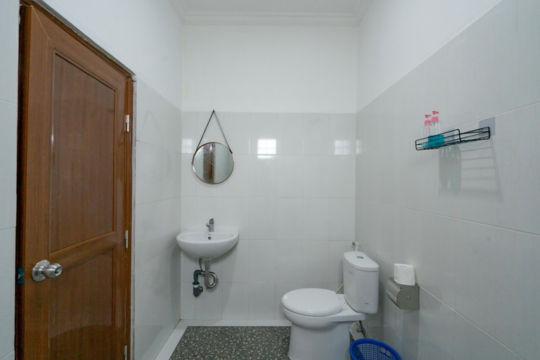 Bathroom 3, Batur Kencana Villa Mitra RedDoorz, Bangli