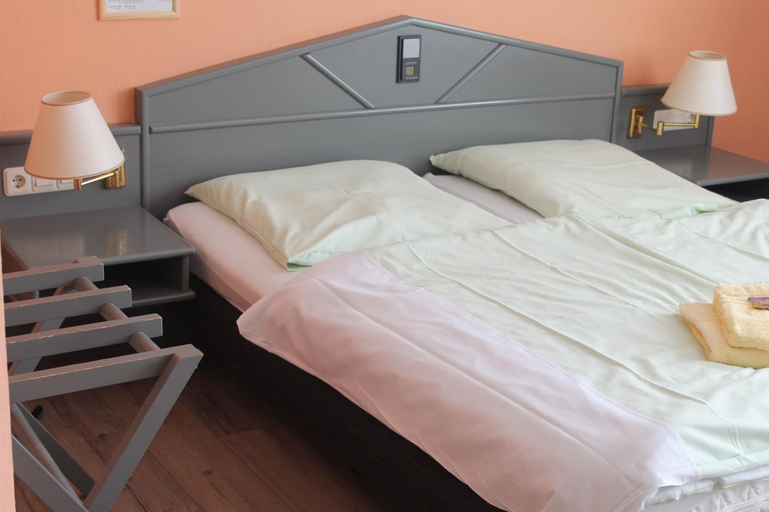 Bedroom, Ammerscher Bahnhof, Unstrut-Hainich-Kreis