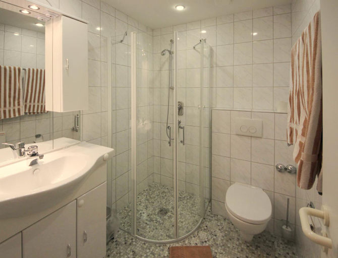Bathroom 3, Hotel Krone Stuhlingen - Das Tor zum Sudschwarzwald, Waldshut