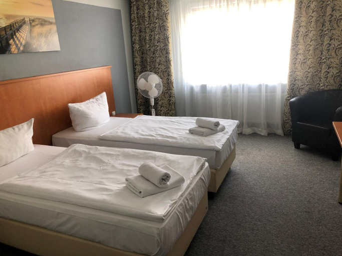 Bedroom 4, Hotel Royal Hanau, Main-Kinzig-Kreis