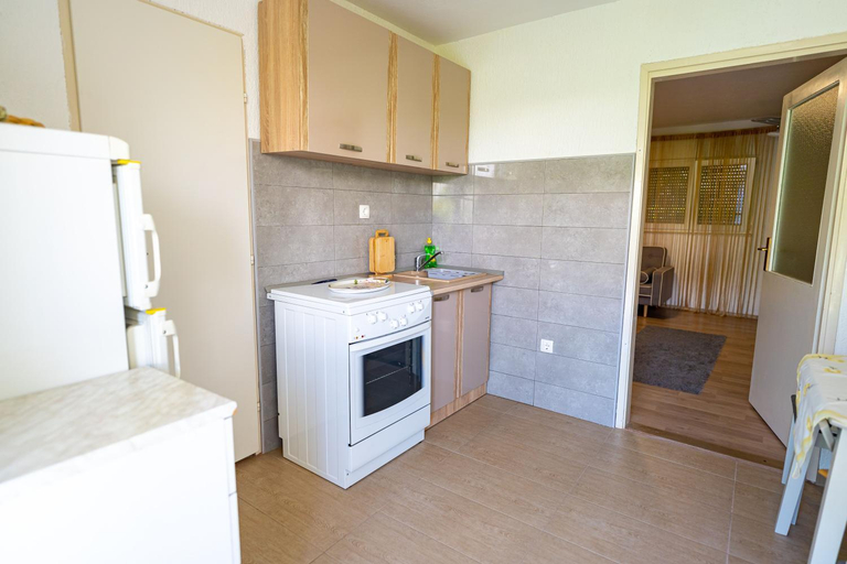 Others 2, Oasis apartment 300 meters from the beach - by TA Leut Agency, Privlaka