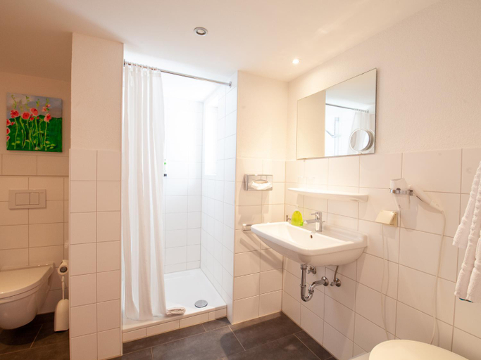 Bathroom 4, Hotel Eikamper Hv He, Rheinisch-Bergischer Kreis