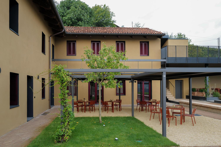 Castello di Perno Foresteria, Winery & Rooms, Cuneo