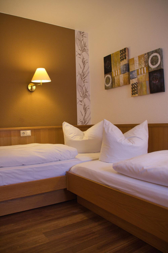 Bedroom 4, Hotel Quellenhof, Salzgitter