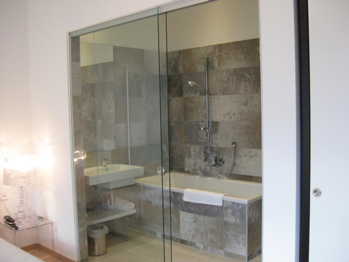 Bathroom 4